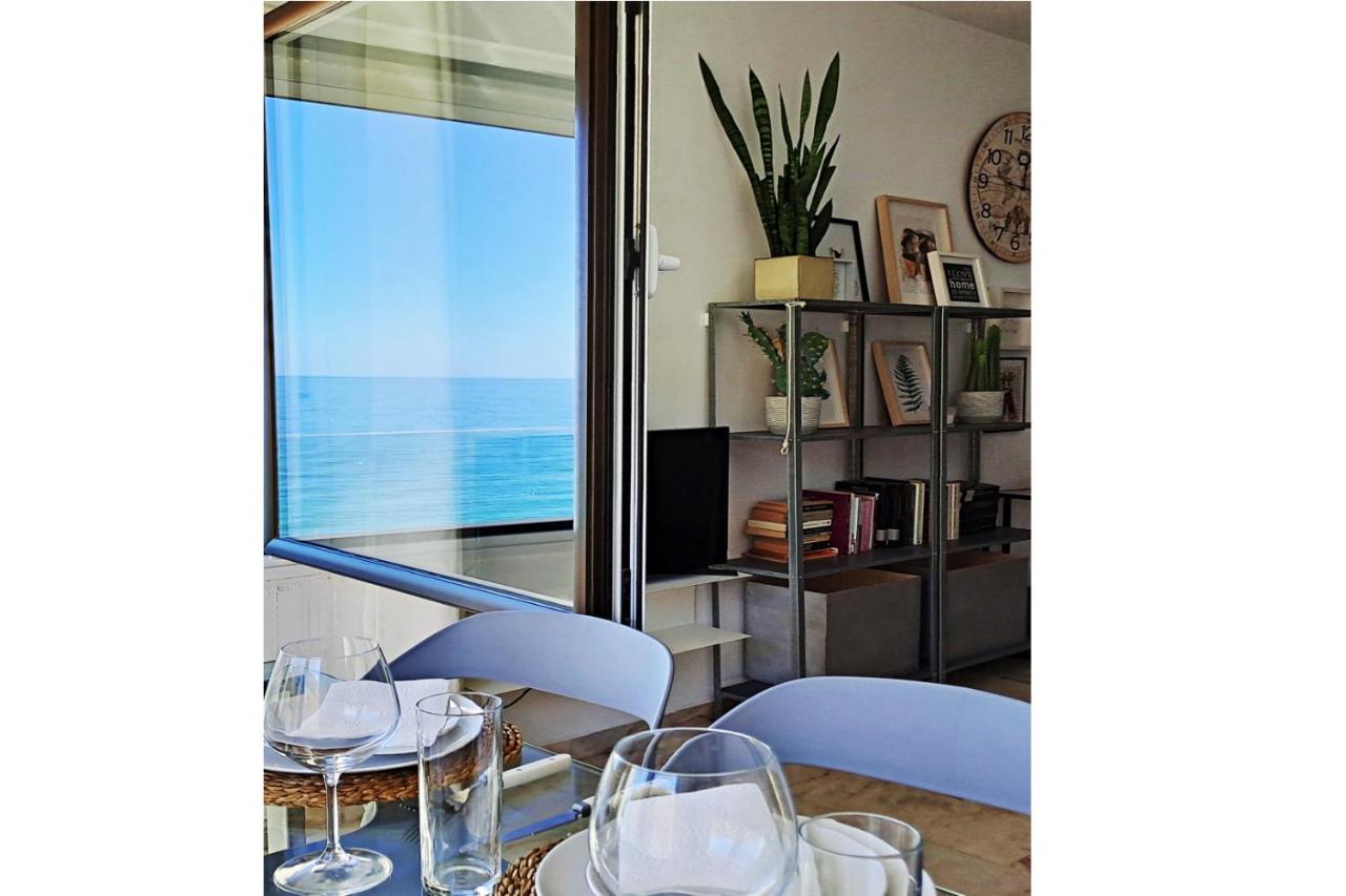 Romantica Vista Al Paseo Maritimo De Cadiz Cádis Exterior foto