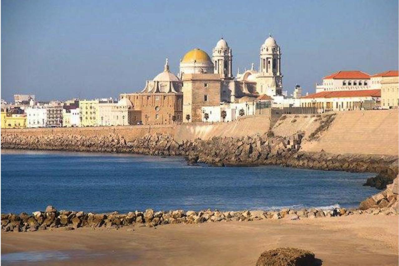 Romantica Vista Al Paseo Maritimo De Cadiz Cádis Exterior foto