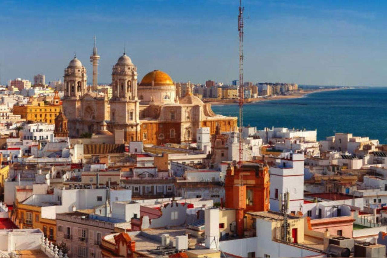 Romantica Vista Al Paseo Maritimo De Cadiz Cádis Exterior foto
